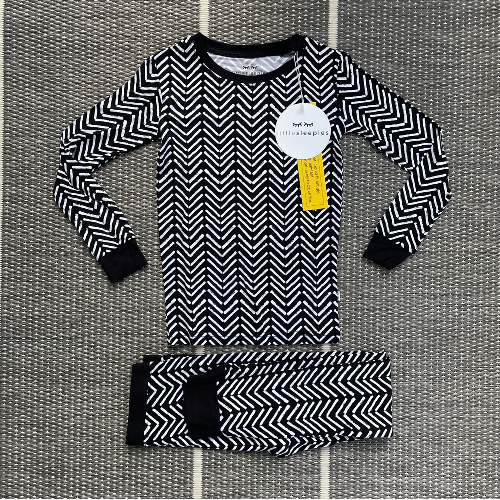Little Sleepies Monochrome Chevron Bamboo Viscose Two Piece Pajama Set, 5/6